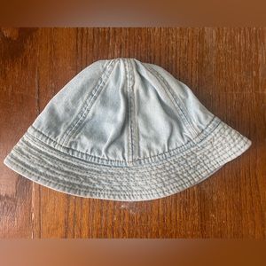 Liz Claiborne bucket hat